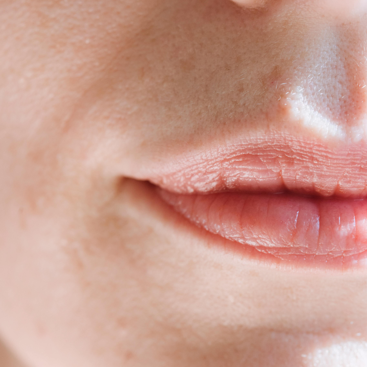 Vieillissement des lèvres : Soins anti-âge essentiels