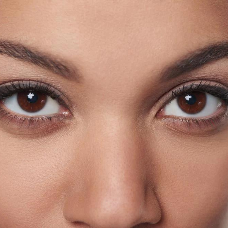 8 Façons de Prendre Soin de la Peau Fine Sous Vos Yeux